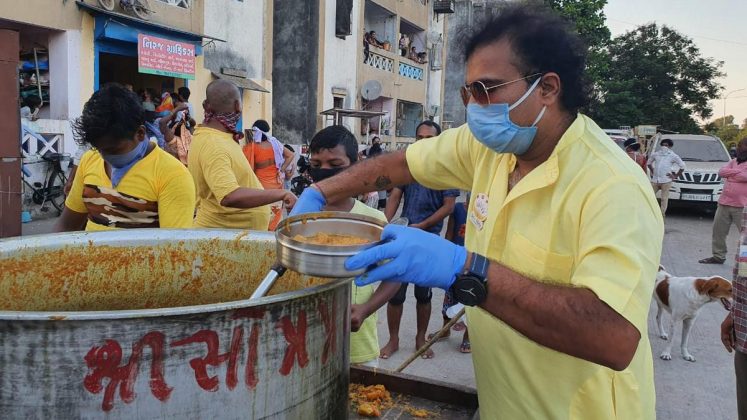 Jignesh Gandhi, a Surat-based entrepreneur, has taken the onus of distributing 24,000 meals a day.