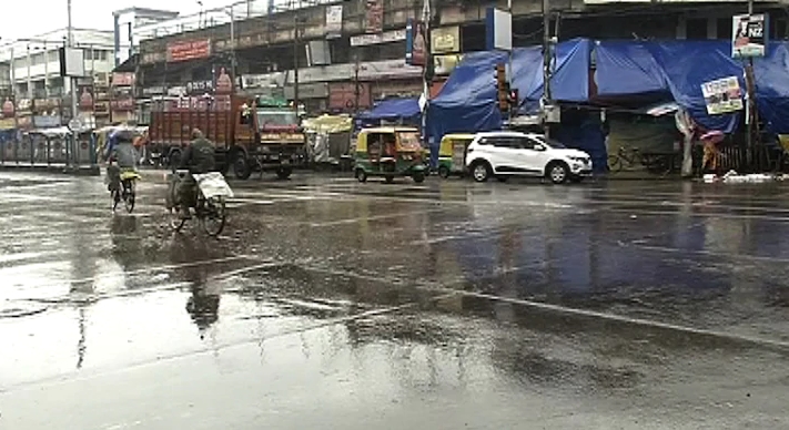 Kolkata wakes up gloomy morning as depression forms over bay of bengal